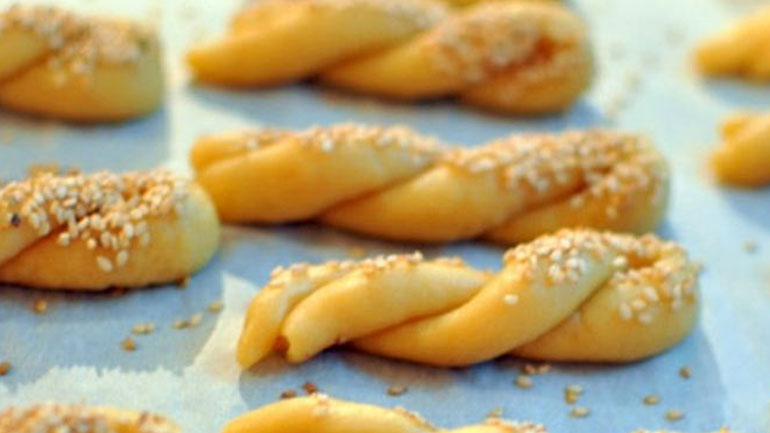 Φτιάξτε εύκολα νηστίσιμα κουλουράκια για όλες τις ώρες